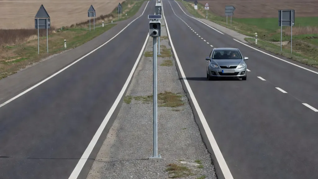 Z jakiej odległości fotoradar robi zdjęcie?